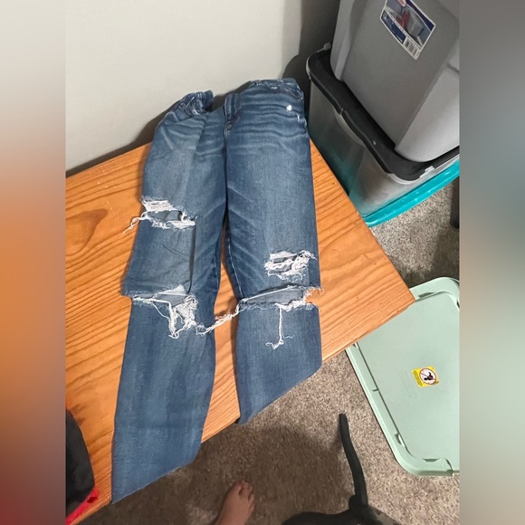 AE super stretch high rise mom jeans 8 - Picture 5 of 7